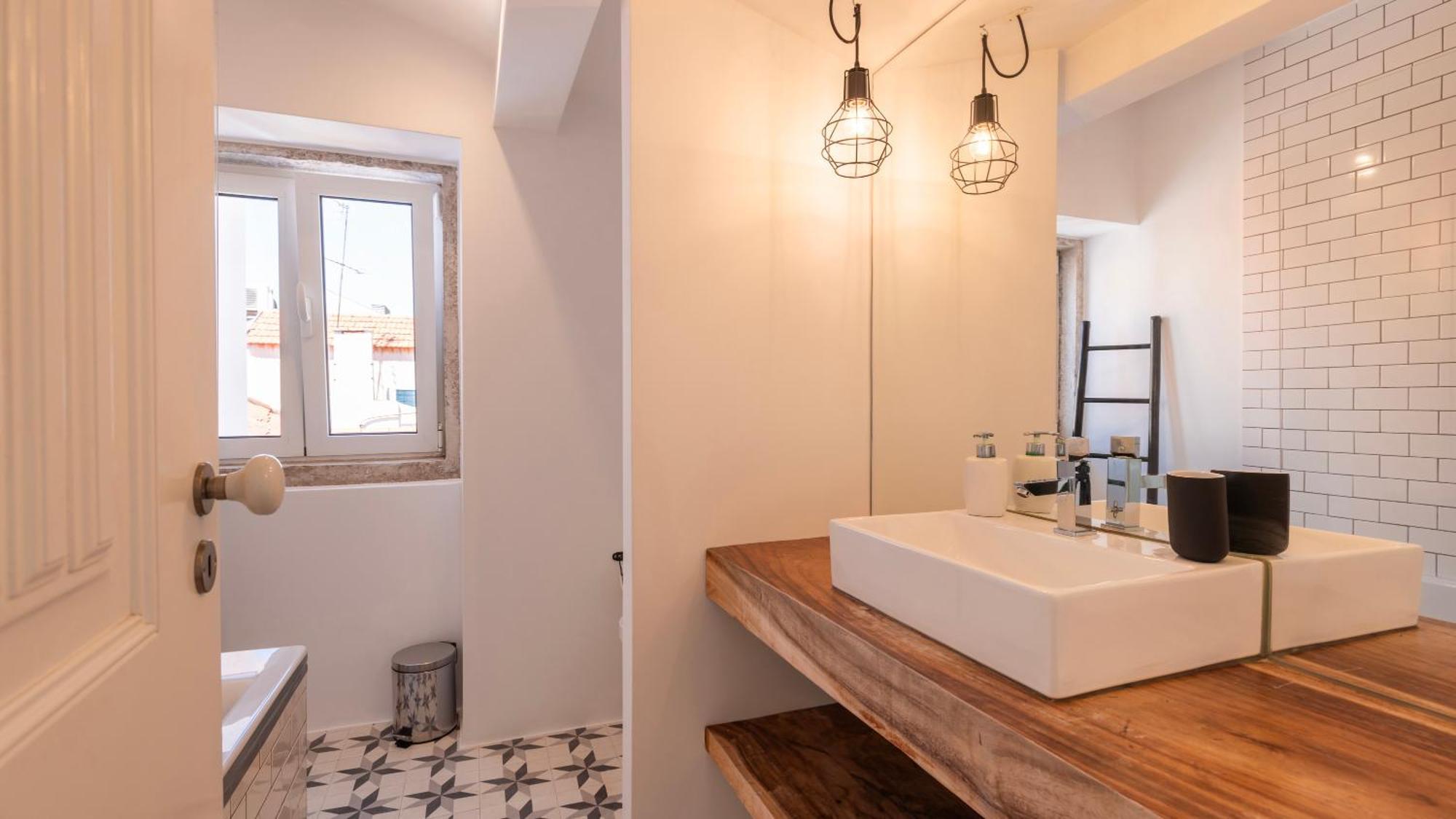 Charming 3Bdr Duplex In City Center By Lovelystay Lisboa Ngoại thất bức ảnh